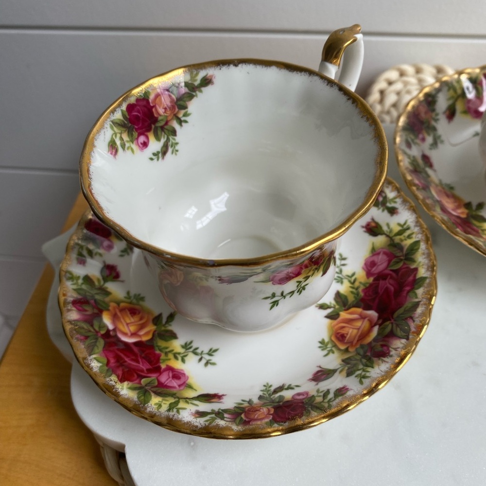 Set Of 3 Royal Albert Old Country Roses Fine Bone China Tea Cups with Saucers - Picture 5 of 12